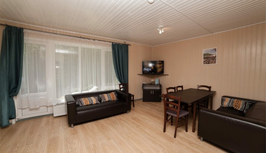 Коттедж 8-местный